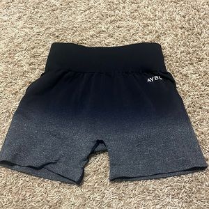 AYBL PULSE OMBRÉ SEAMLESS SHORTS GREY BLACK